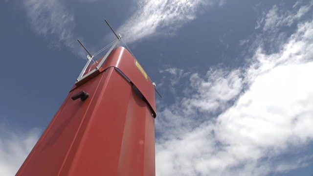 雲底高度（地上から雲までの高さ）を計測する