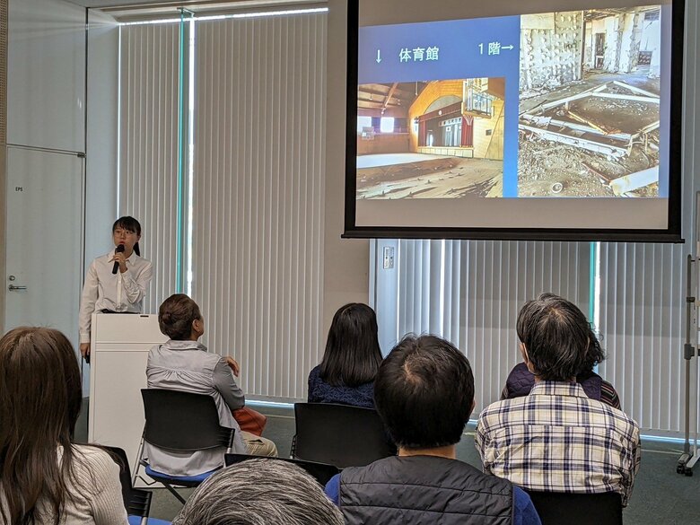 横山さんは伝承館で語り部も行っている