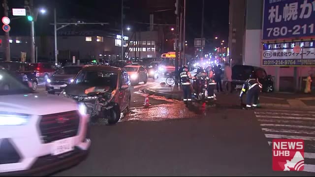 交差点で乗用車2台が衝突 10歳未満男児含む男女4人が搬送 札幌市東区北24条東1丁目 創成川通