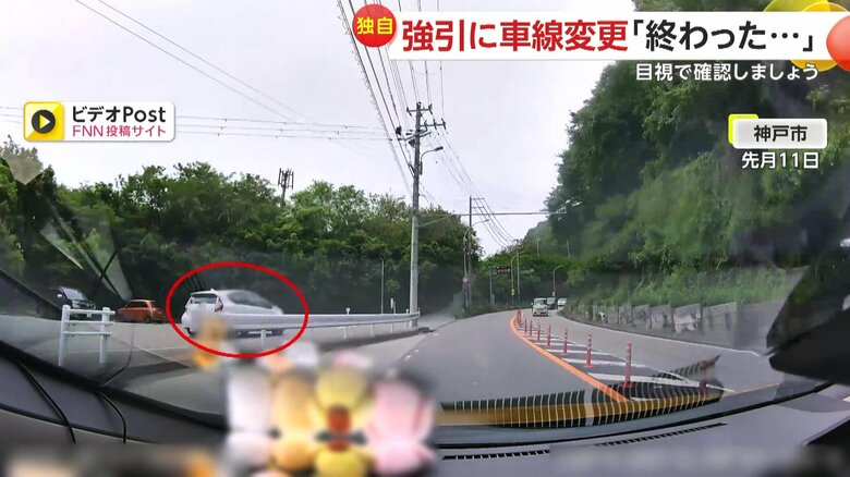 コンビニの駐車場から突然止まることなく飛び出してきた出てきた車（5月11日、兵庫・神戸市）