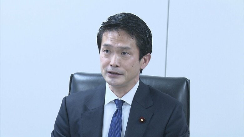 落選者とのオンライン会議で挨拶する小川代表（2026年4月14日）