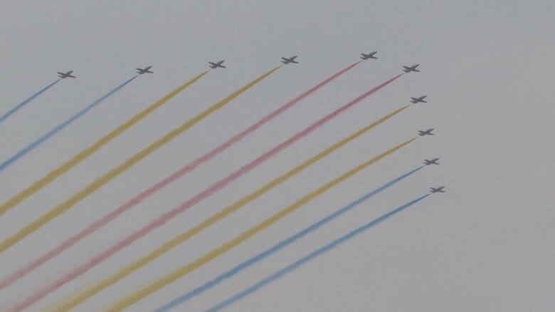 航空機やヘリによる演出も