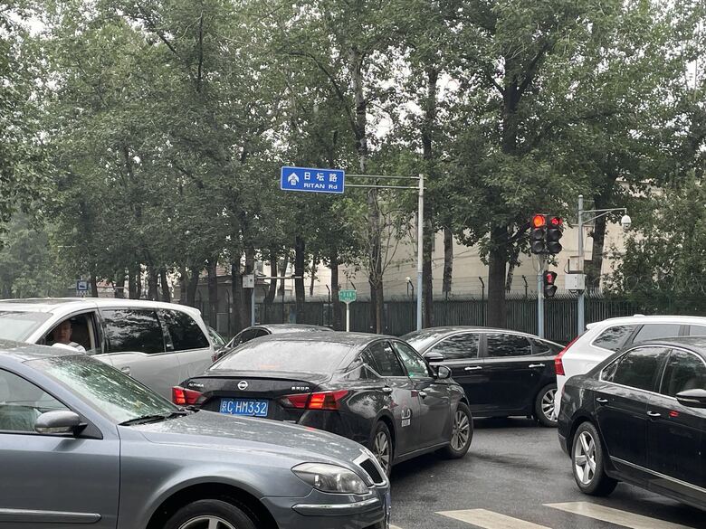 北京の交差点では”カオス状態”がよく見られる