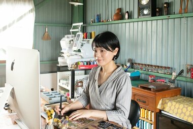 長く愛されるデザインがサステナブルな未来をつくる。刺繍作家hinakaのこれからの挑戦