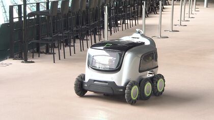 「納品の時間が半分になりました」“2つのロボット”をエスコンフィールドで初公開 作業支援ロボットは“ビール樽60個”を運搬 自動運転ロボットは冷凍もアツアツも“温度キープ”で移動販売〈北海道〉