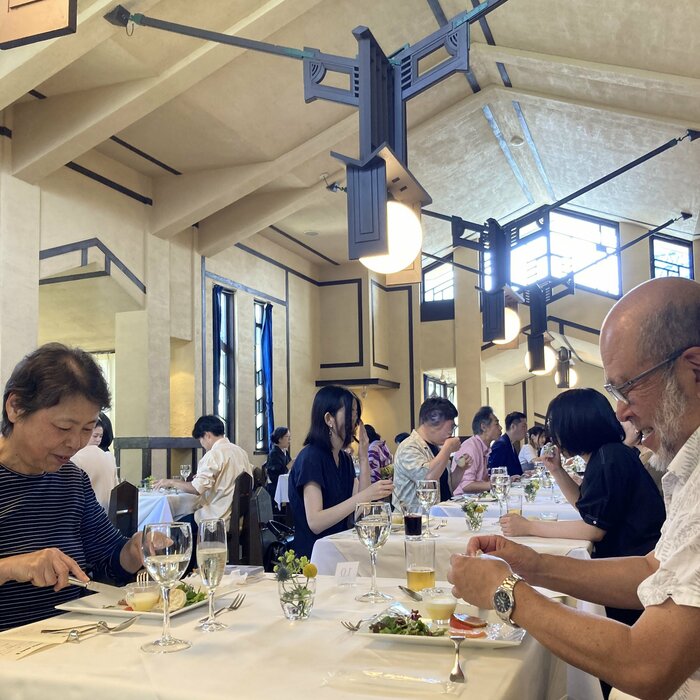 フランク・ロイド・ライトが設計した自由学園明日館でクリスマスランチを 豊島区提供