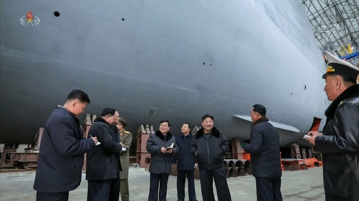 「重要造船所」を視察(朝鮮中央テレビ・3月8日放送)