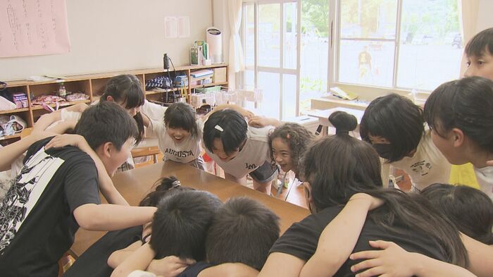 気合を入れる児童たち