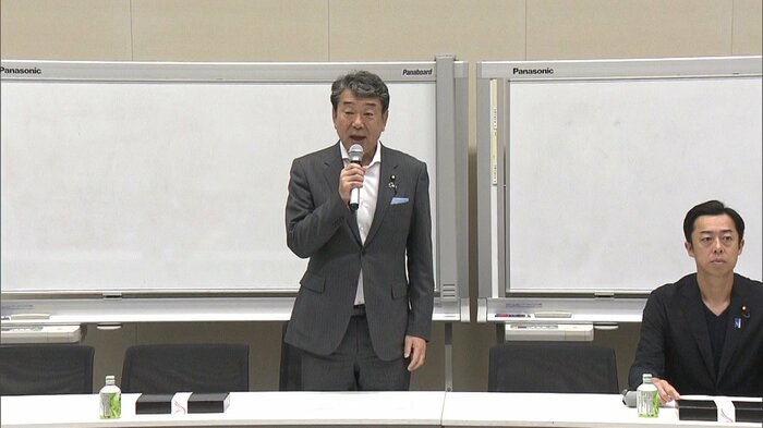 「責任ある積極財政を推進する議員連盟」の会合であいさつする共同代表の中村裕之議員(4日)