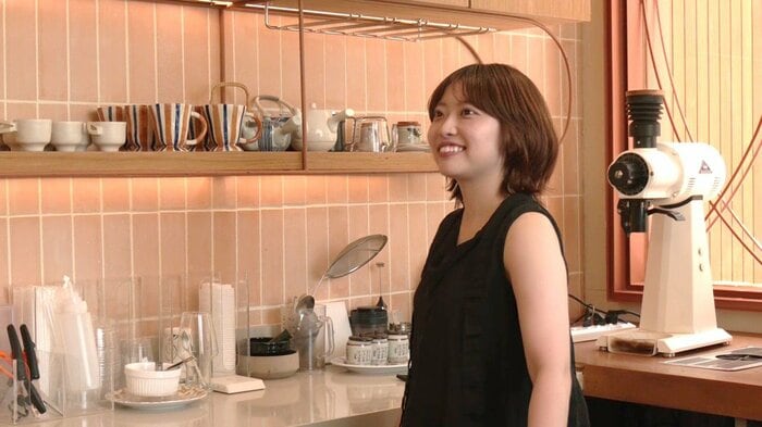開店前の店内で、新たな挑戦の舞台を見つめる遠藤さん