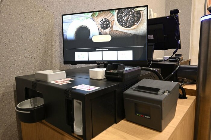多機能セルフレジでセルフオーダー制に(提供:株式会社B&V)