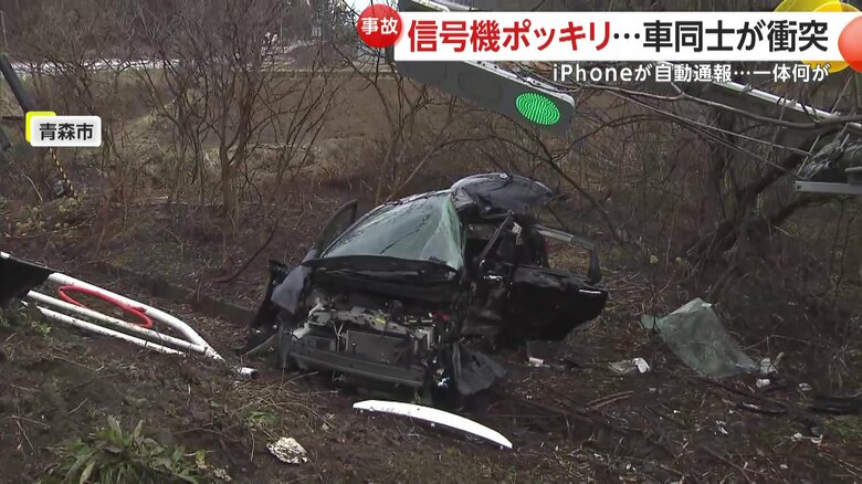 【事故】信号機ポッキリ…乗用車がトラックと衝突・ガードパイプ突き破り転落し大破　iPhone自動通報で発覚も助手席の女性1人死亡　青森市｜FNNプライムオンライン