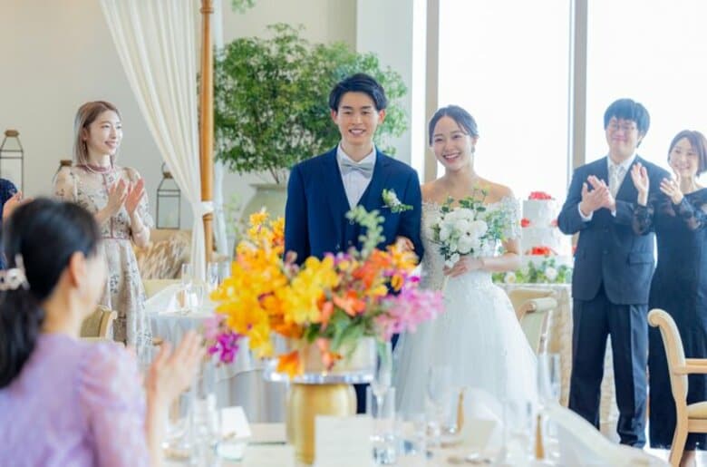 結婚式などを開くなら、一番こだわる点は「費用を抑えて参加しやすく」(43.5％)