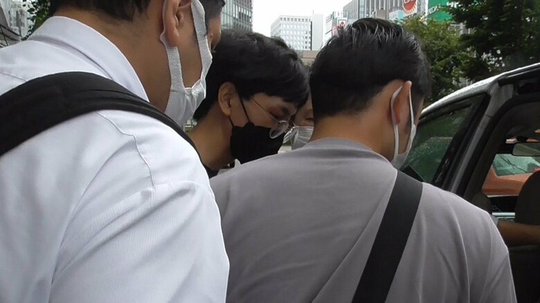 油利潤一容疑者(東京駅・13日)