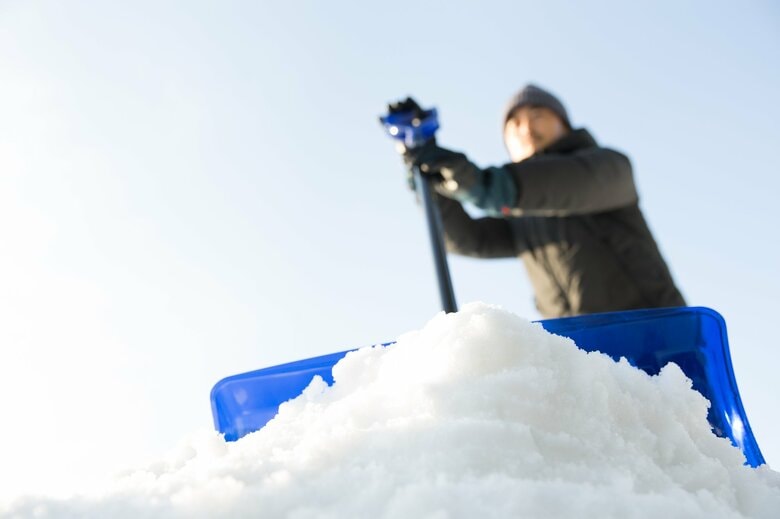 雪下ろしは“天気が良い日の午前中”を推奨（イメージ）