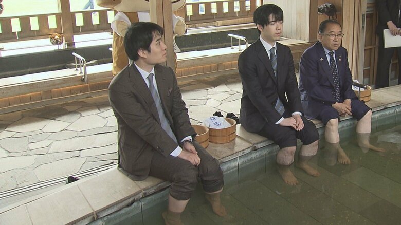 足湯での「感想戦」