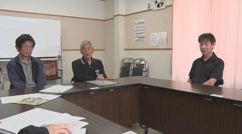 左から、南箕輪村北殿区の前々区長 ・山口武男さん、前区長・渡辺文善さん、現区長・倉田昭治さん