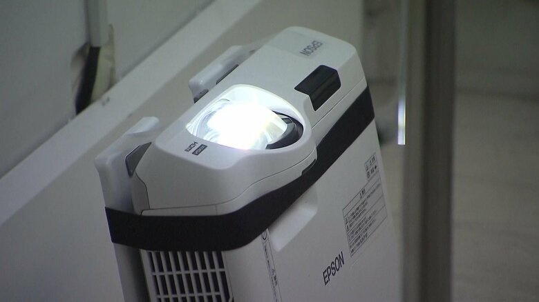 2つのプロジェクターを設置