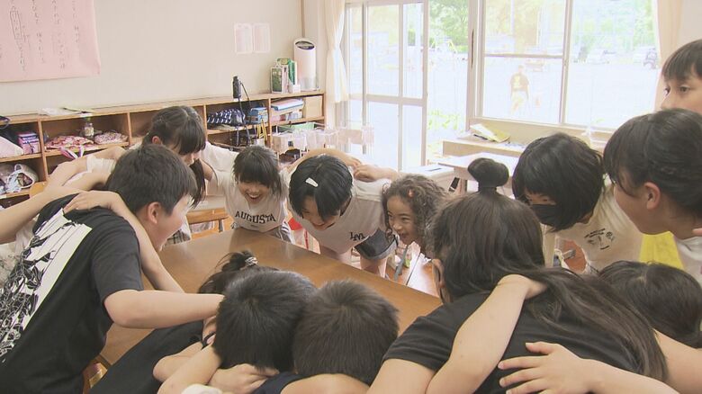 気合を入れる児童たち