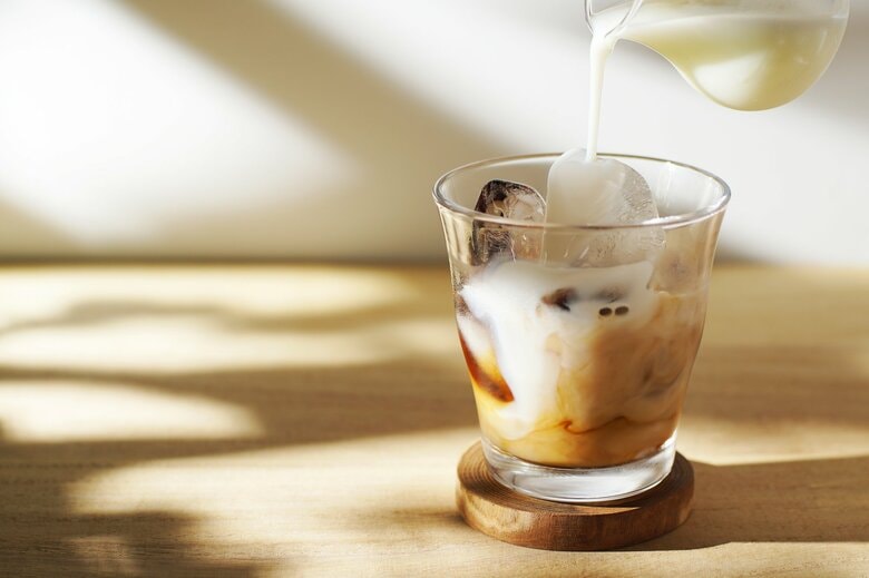 コーヒーにミルクもよいとされる組み合わせ（画像はイメージ）
