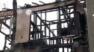 住宅など8棟焼く火事　火元住宅から女性の遺体　ひとり暮らしの80代女性か　東京・大田区