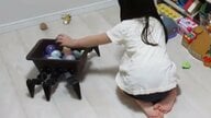 お片付けをしない問題を解消!?父親作の“歩くおもちゃ箱”がかわいい…子どもの反応を聞いた