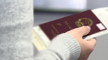 香港メディア“日本旅行の8大NG行為”　「無断撮影で永久入国拒否」「花見で桜に触れると罰金」って少し盛り過ぎ？
