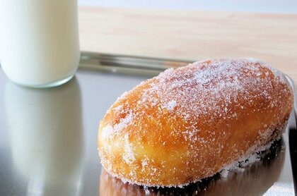 【調査結果】好きな給食のメニュー1位は「あげパン」!給食で嫌いな食べ物が出たら、小学生は「一定量食べたら残せる」、中学生は「ルールはなく残せる」が最多