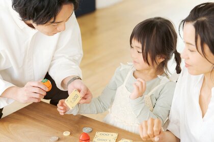 保護者の7割が金融教育(マネー教育)不足を後悔「高校時代に受けていれば失敗を防げた!」家庭でのマネー教育に9割以上が関心・意欲を持つ(いこーよファミリーラボ調査)