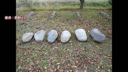 神社の置き石が移動？！ 名乗り出たのは｢力石」にロマン感じる男性