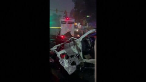 世界遺産「赤い城」近くで車爆発8人死亡20人ケガ…赤信号で停止後に爆発し周囲の車巻き込む　インド・ニューデリー