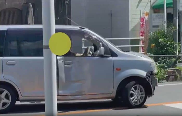 暴走を続ける車