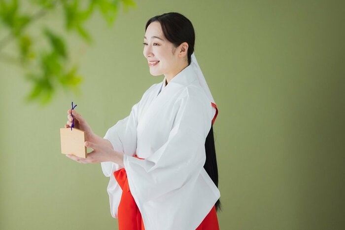 巫女(イメージ)