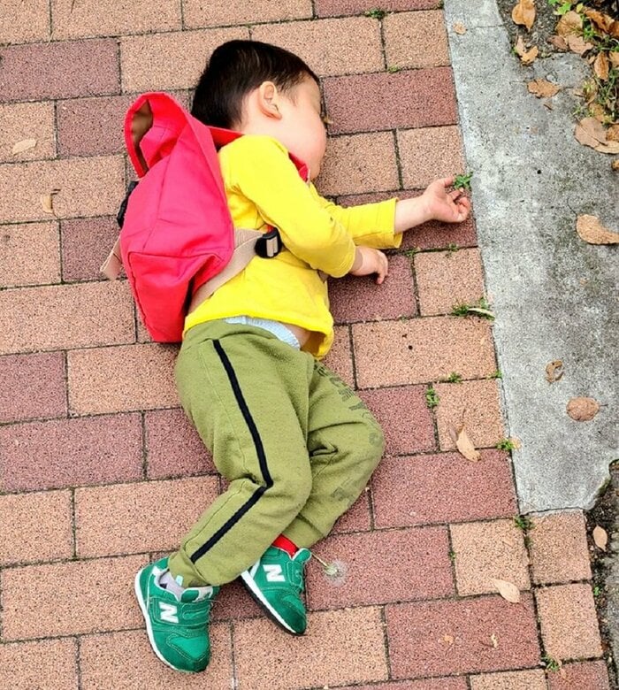 2歳息子さんのすねた様子