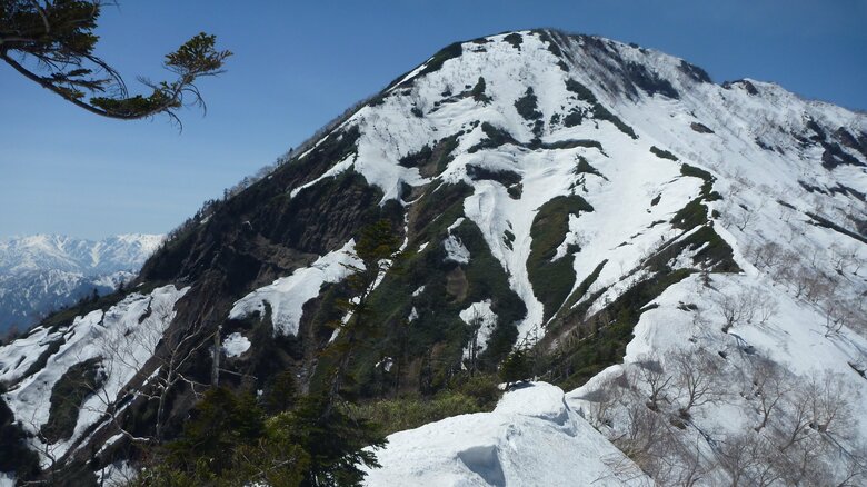 高妻山の雪渓で滑落　50代の男女を県警ヘリで救助　雪が残る登山道で足滑らせたか　3人パーティーで入山　｜FNNプライムオンライン