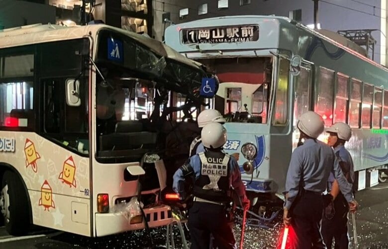 【詳報】岡山市中心部で路面電車と路線バス衝突　バスの乗客ら２人搬送　電車は前輪が脱線【岡山】｜FNNプライムオンライン