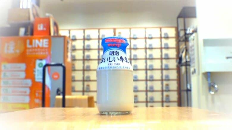 「パックだと買わないかも」銭湯の定番・“瓶牛乳”の相次ぐ販売終了に悲しみの声…明治も3月末に生産終了のワケとは？今後は紙容器で賞味期限延長も｜FNNプライムオンライン