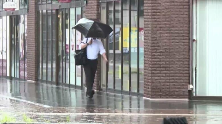 福岡県で落雷・竜巻・急な強い雨に注意　1時間に40ミリ予想も　久留米市などで雨降りだす　大気の状態が非常に不安定｜FNNプライムオンライン