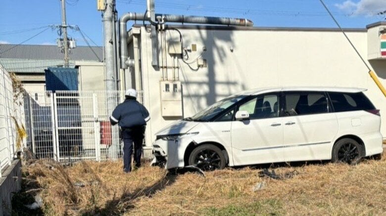 【速報】コンビニの駐車場内で乗用車が15歳の男子中学生をはねる　搬送先の病院で死亡確認　運転の70歳の会社員の男を過失運転致傷の疑いで現行犯逮捕　東大阪市｜FNNプライムオンライン