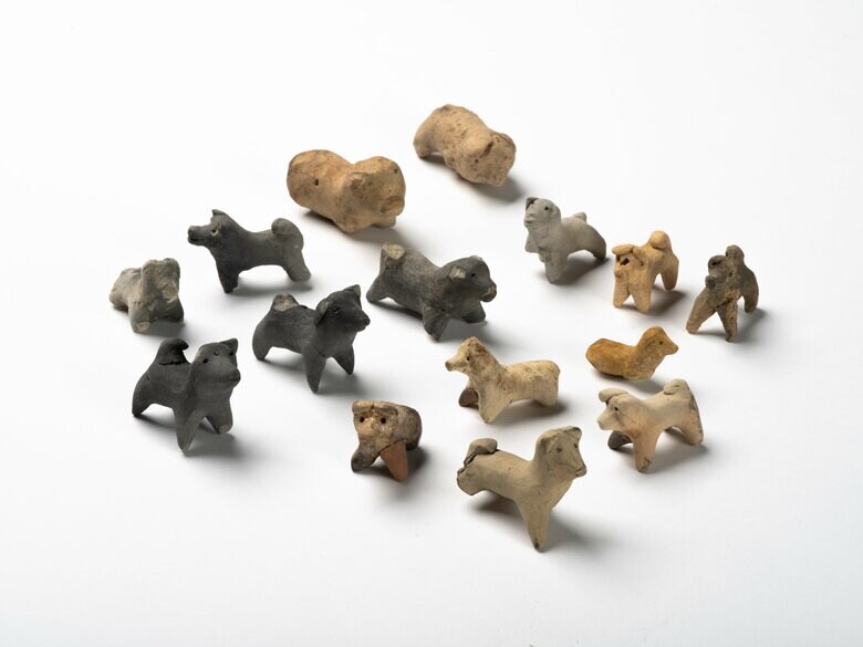 犬形土製品（室町～江戸時代）　　出典：奈良市埋蔵文化財調査センター