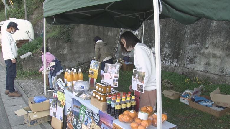 下灘駅で双海自慢のお土産品の販売に挑戦