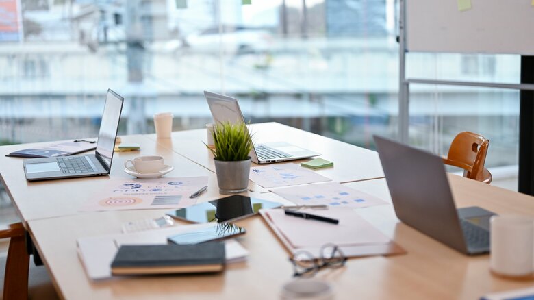 テーブルは“人工物”なのか？“自然物”なのか？（イメージ）