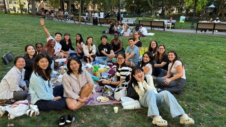 「国際教育開発」の学生たち　大学院のSNSより