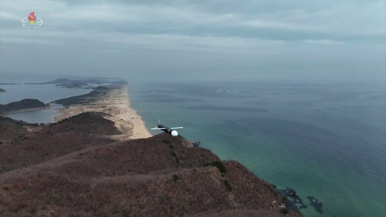 地形追随をしながら飛行しているように見えるファサル-1戦略巡航ミサイル。(朝鮮中央テレビ・2023年3月24日)