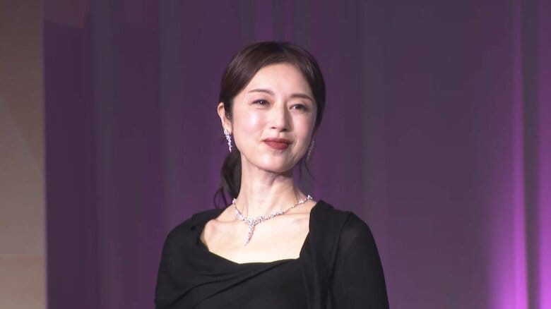 高岡早紀さん(53)