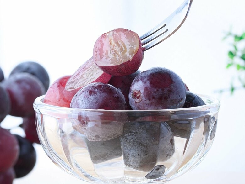 美味しそうなブドウを「酸っぱくてまずい」に変換して認知の均衡を保つ（画像：イメージ）