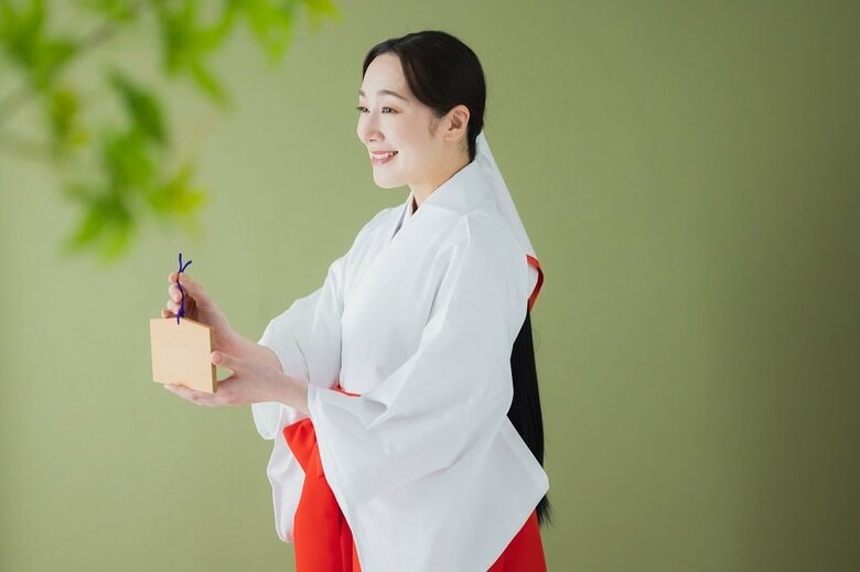 巫女（イメージ）