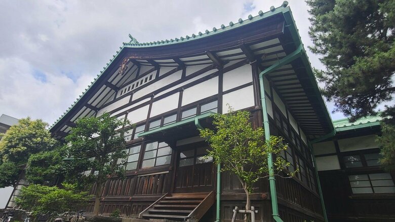 皇宮警察本部に隣接する「済寧館」