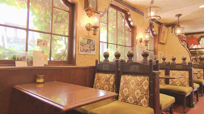 三本コーヒーショップの店内