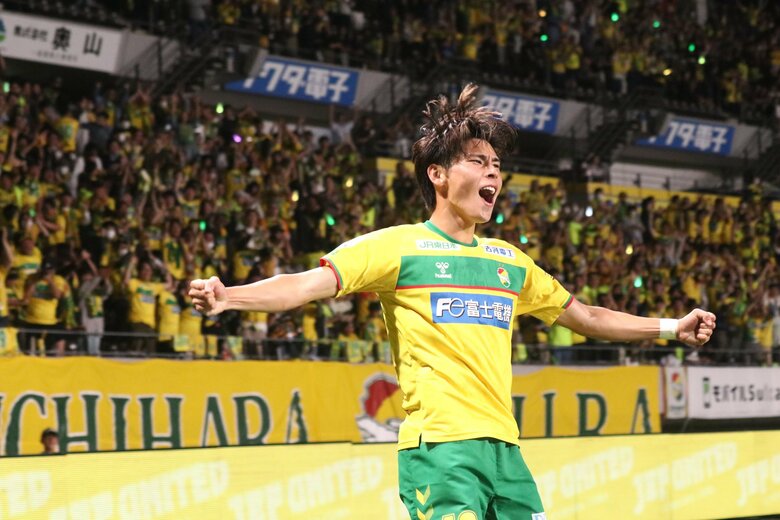 得点王を狙う活躍でチームをけん引する小森 ©JEFUNITED